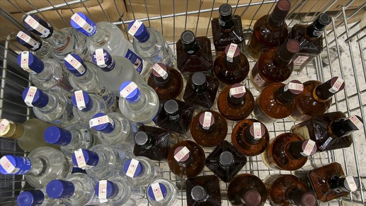 İstanbul’da sahte içki operasyonu: 6 ton alkollü sıvı ele geçirildi